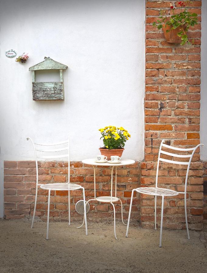 Cascina Belvedere Quargnento Exterior photo
